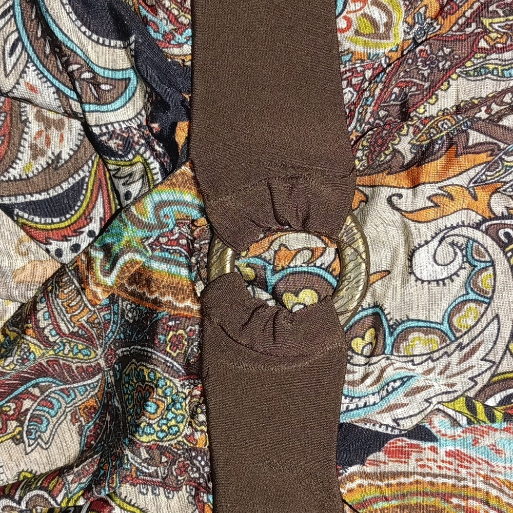 Cute paisley print A. Byer cap sleeve knit top with a tie back. - Picture 3 of 4